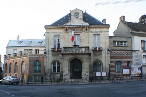 Alt_Chauffeurprivéparis_Mairie _Taxi Châtillon 92.JPG