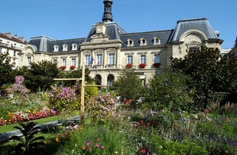 Alt_chauffeurprivéparis_mairie_Taxi Clichy 92.jpg